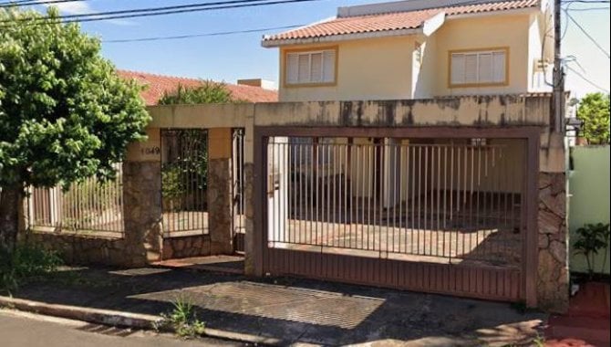 Casa 282m² com 3 quartos e 2 banheiros em Campo Grande - MS