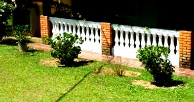 Sítio com 3 quartos, 3 suítes, piscina e 4 vagas de garagem