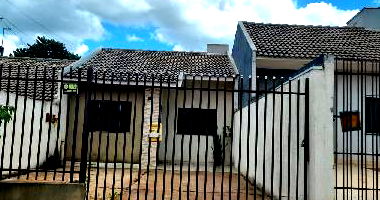 Casa com 2 quartos, 1 banheiro, área construída 61m², 1 vaga