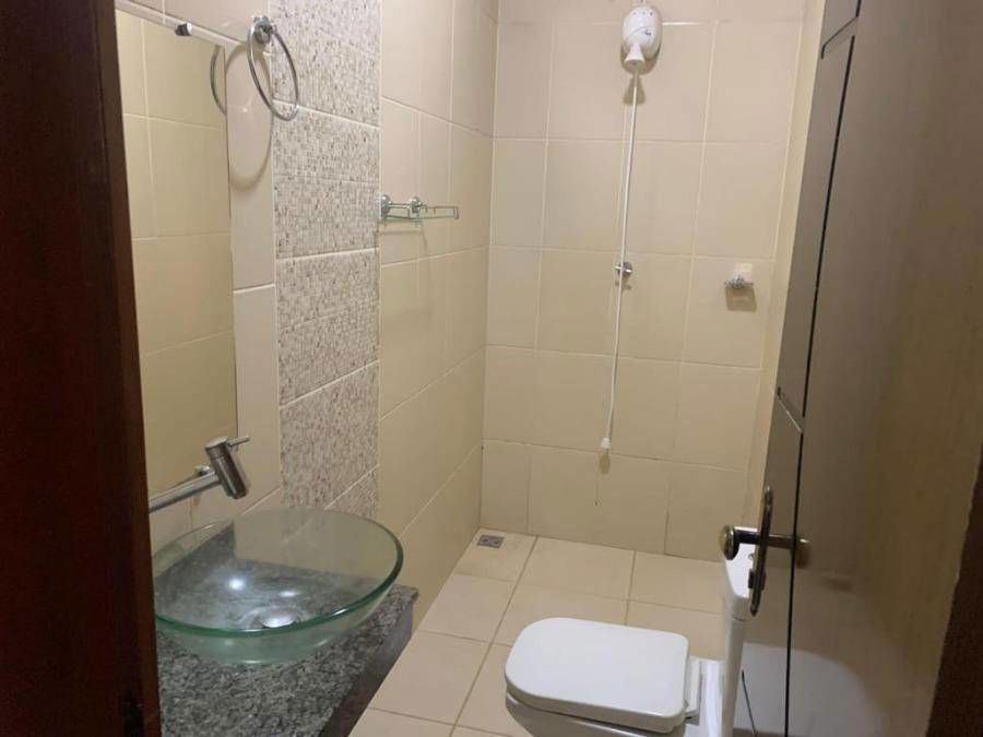 Casa com 3 quartos, 2 banheiros, 300m² terreno e 189m² construída, ocupada