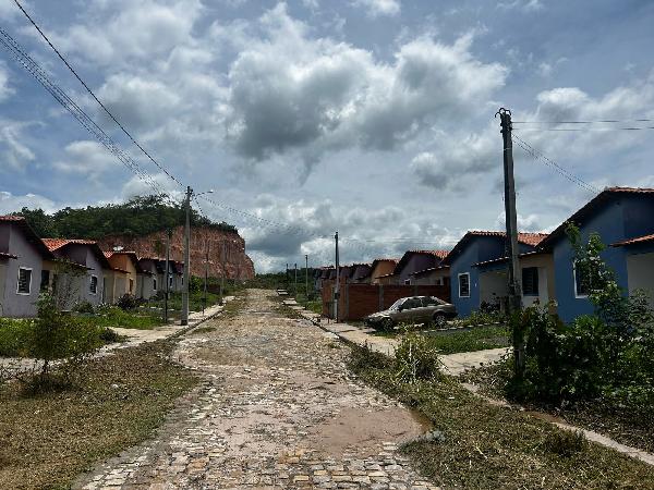 Casa com 2 quartos, 1 banheiro, 1 vaga e 66,5m² construída