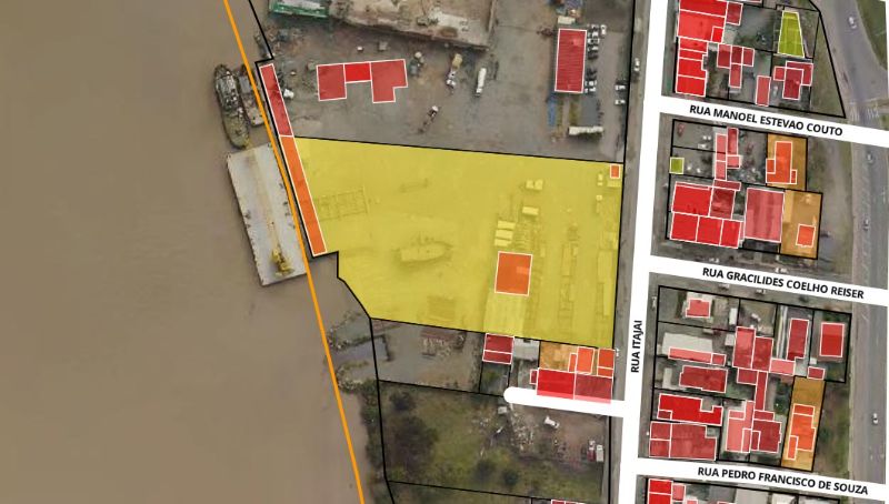 Terreno com galpão 4.725,66m² e 300m² construídos