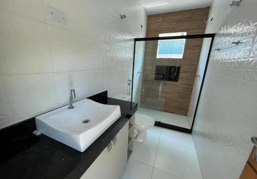 Casa desocupada com 3 quartos, 2 banheiros e 116 m² construída