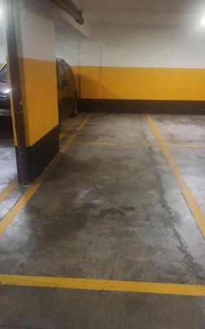 Vagas de garagem em condomínio de luxo, ocupadas, com dívidas de condomínio