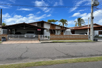 Casa ocupada com 239 m² e terreno de 600 m²