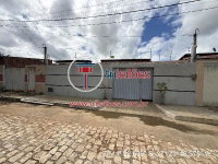 Casa com 2 quartos e 2 banheiros em terreno de 200 m²