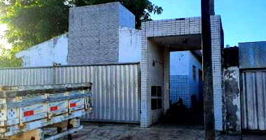 Casa Residencial Ocupada em Santa Rita - PB