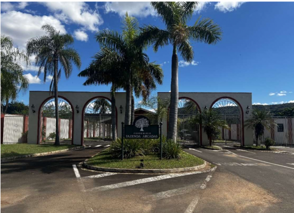 Lote de terreno com casa 164m² em condomínio fechado, 3 quartos