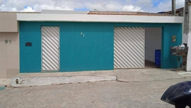 Casa Ocupada com 3 Quartos e 68 m² de Área Construída