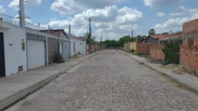 Casa Ocupada com 333m² em Batalha/PI