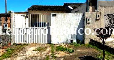 Casa com 2 quartos, varanda, área construída 52,9m², 1 vaga
