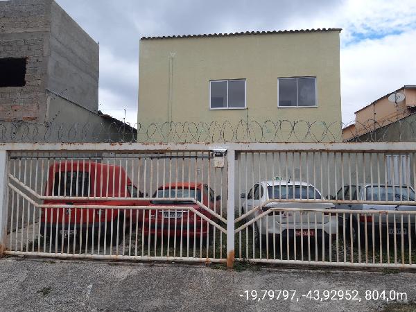 Casa com 3 Quartos e 1 Vaga em Santa Luzia