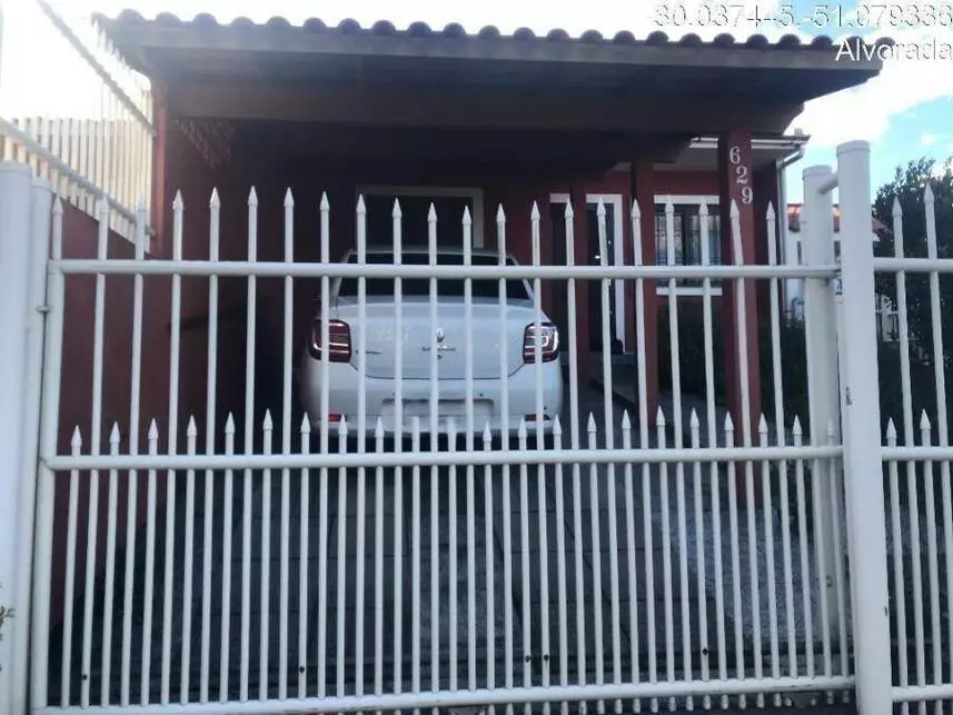 Casa padrão com 1 vaga, 72m² construída, imóvel