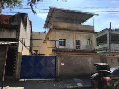 Casa com 5 dormitórios, 2 banheiros e 1 vaga de garagem