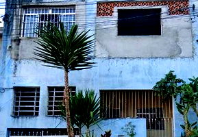 Direitos sobre Prédio Residencial com 4 casas e 2 vagas em Taboão da Serra
