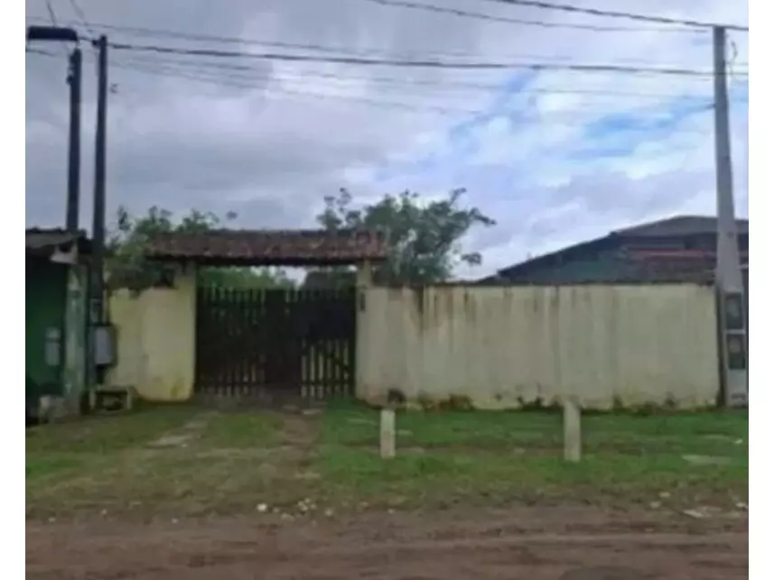 Casa em Leilão com 4 Quartos e 2 Banheiros em Boraceia