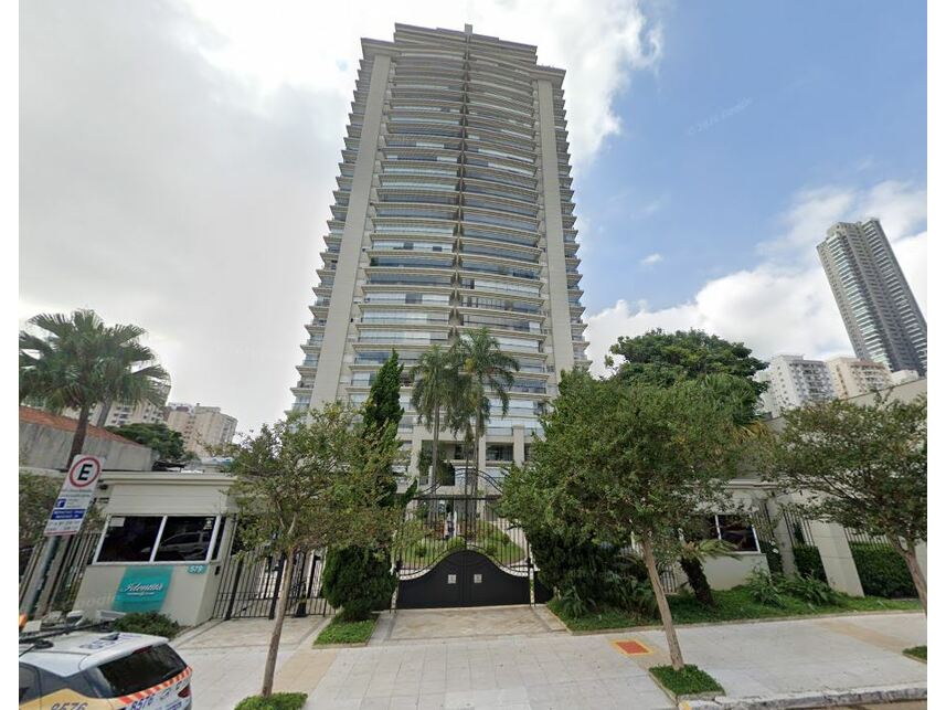 Apartamento com 4 vagas, 233,92m² útil