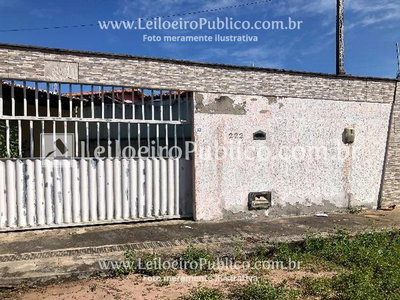 Casa com 2 Quartos e 65m² em Extremoz