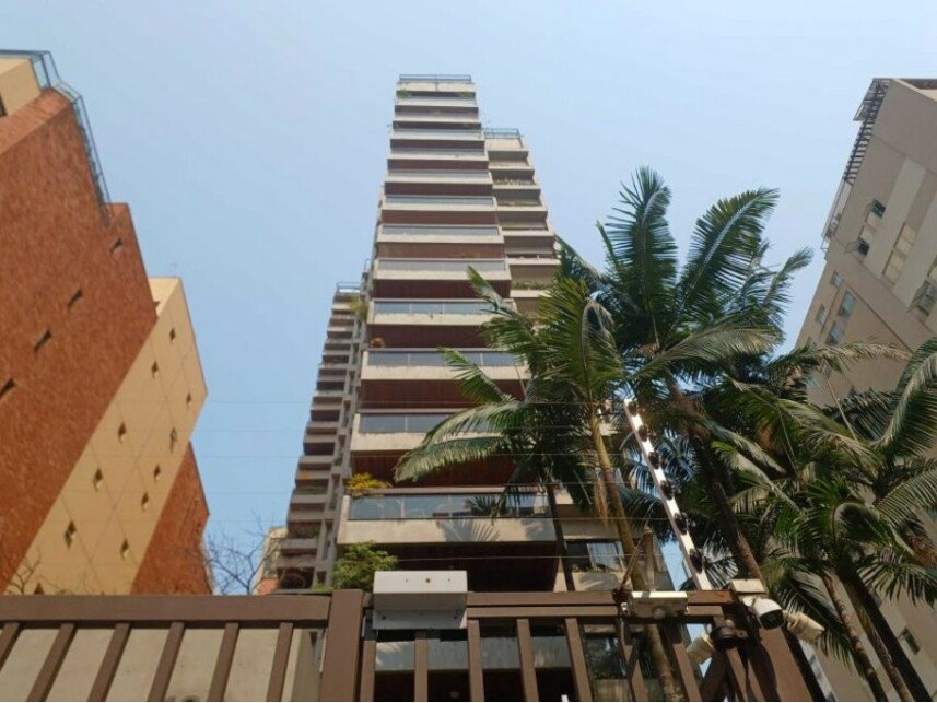 Apartamento com 4 dormitórios, 3 suítes e 3 vagas de garagem
