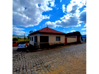 Casa 2 pavimentos com 165m² e terreno de 295m², garagem coberta