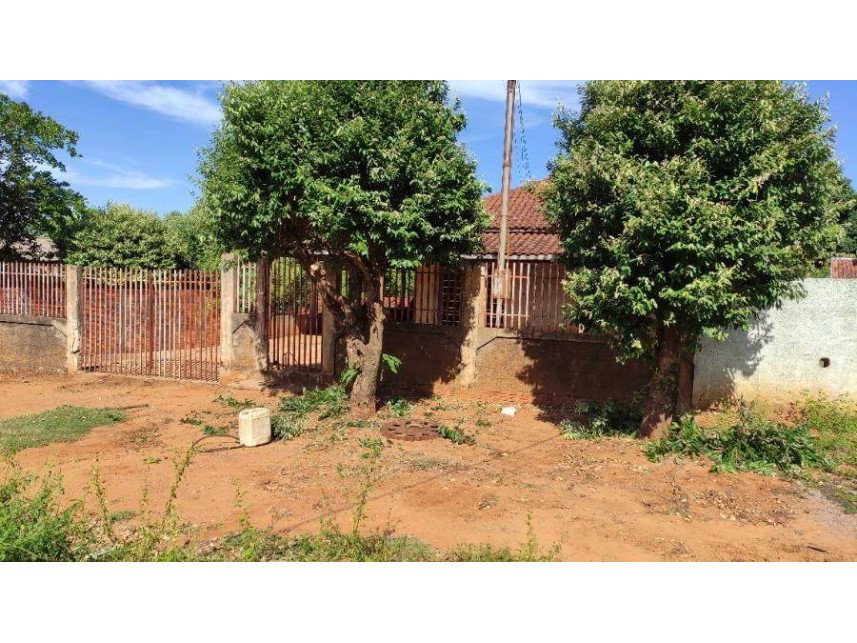 Casa ocupada com 3 quartos e 107 m² construídos