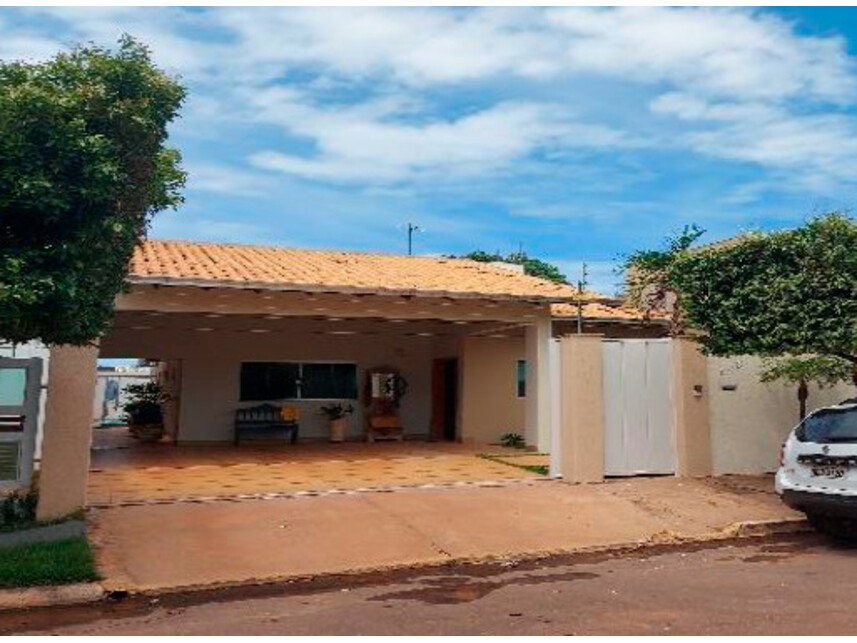 Casa com 3 quartos, 179,93m² construída, ocupada