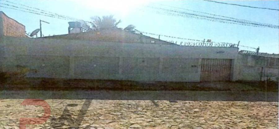 Casa Residencial em Divinópolis - MG com 70m² construída e terreno de 288m²