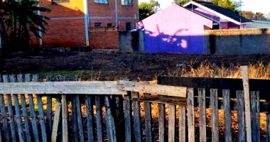 Terreno amplo 486m² com ótima localização e ônus existentes
