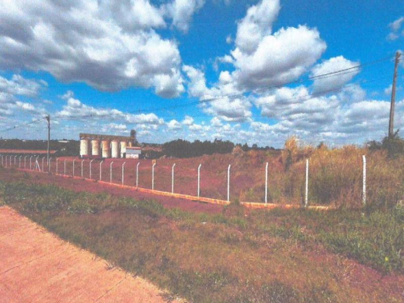 Lote comercial com 21.184,57 m² em Ituiutaba