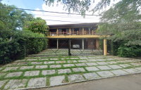 Casa com 491,97m², 4 quartos, 3 banheiros, 2 vagas, ocupada