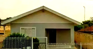 Casa com 209,95m² construída em terreno de 400m², imóvel ocupado