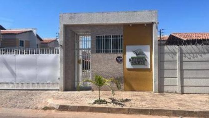 Casa aconchegante em condomínio com 2 quartos, 1 banheiro e 102 m² construída, ocupada