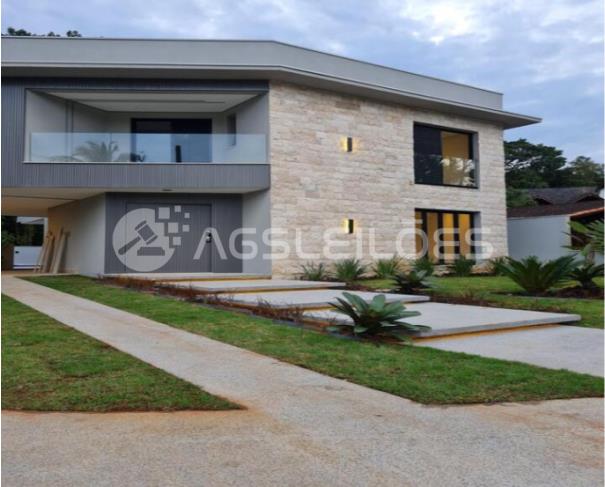 Casa com 338,64m² A.C. em Bertioga - Oportunidade Única!