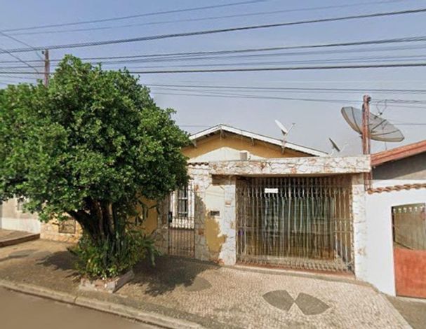 Casa com 250m² de terreno, 125m² construídos, ocupada