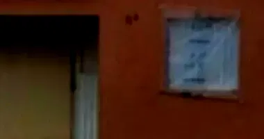 Casa com 240m² de terreno e 52m² construída, ocupada