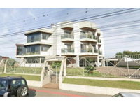 Apartamento amplo de 256,55 m² com 3 boxes