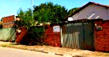 Casa com 2 quartos em Urucuia, MG