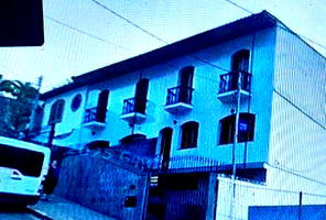 Casa com 4 vagas de garagem e 3 pavimentos