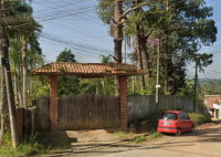 Chácara Ampla com 27.200m² e Casa Conservada em Embu-Guaçu