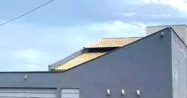 Casa Ocupada com 2 Quartos e 1 Banheiro em Leilão