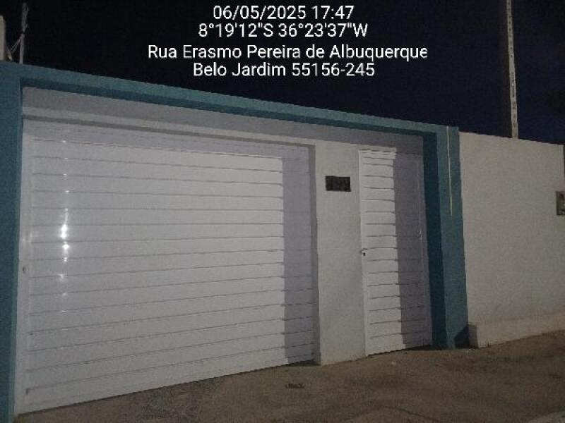 Casa com 2 quartos e 2 banheiros, 56m²