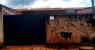 Casa Residencial em Santo Antônio do Descoberto - Ocupada