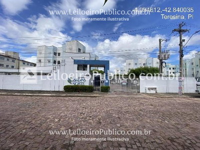 Apartamento 2 Quartos com Vaga em Teresina