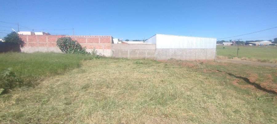 Terreno Desocupado em Mariluz com 225 m²