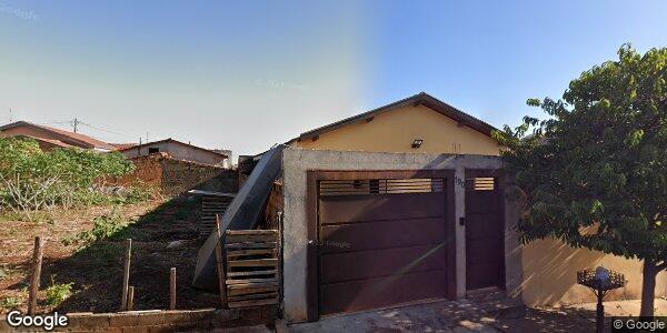 Casa em Dumont/SP - 200 m² com 3 quartos e 2 banheiros