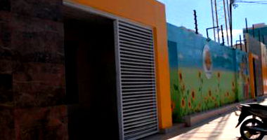 Casa Residencial com Fachada Reformada para Serviços Médicos