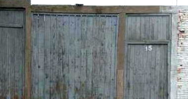 Casa padrão ocupada com 2 quartos, 1 banheiro e 1 vaga