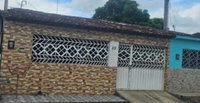 Casa aconchegante com 2 quartos, 1 banheiro e 78m² construída - Ocupada