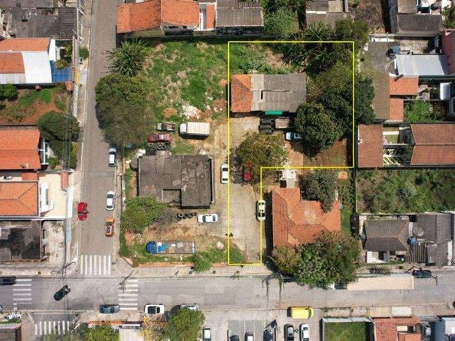 Terreno com construções em Vila Clarice, São Paulo