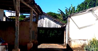 Terreno com edificações de barrações, 1.778,20m², desocupado